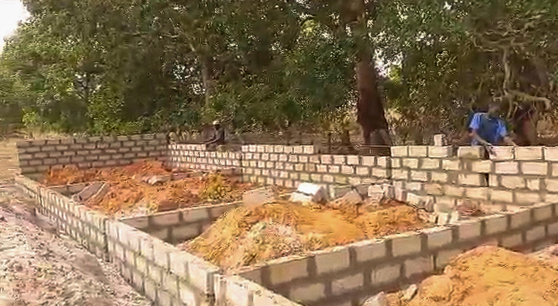 School construction continues Our little school in 🇬🇲 Gambia is growing – despite all the challenges!